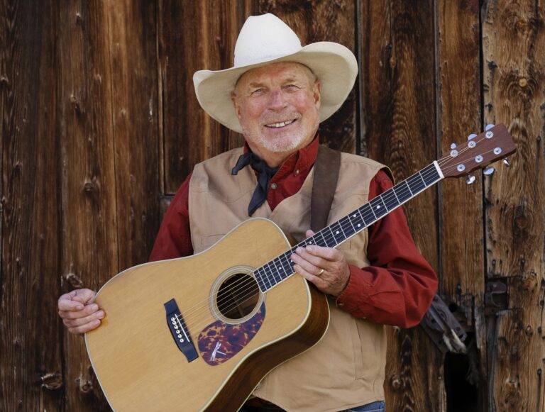 16. Viola Caipira Iniciação I - Rudimentos da viola; Acordes básicos; Ritmos clássicos; e Princípios de leitura na partitura